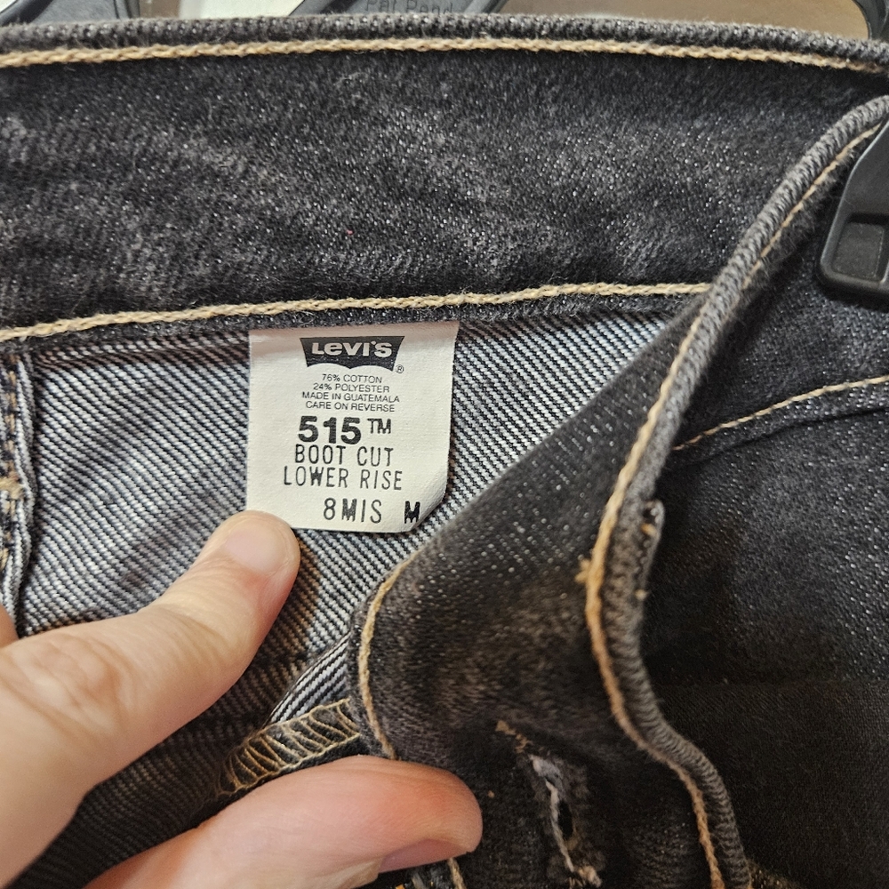 Levi’s 515 Bootcut Low Rise Dark Wash Jeans Size 8M - Picture 2 of 4